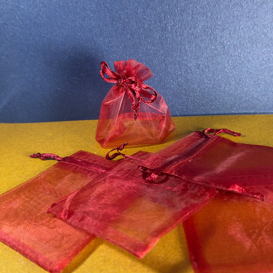 Pochette cadeau en Organza rouge bordeaux 7X9 cm